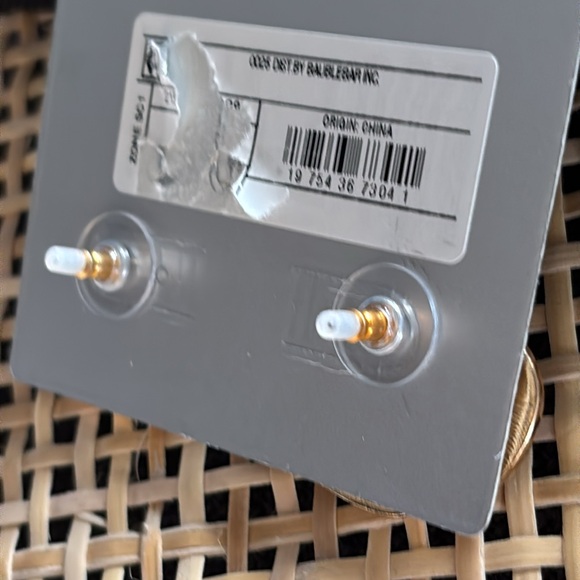 Sugarfix by Baublebar “Merry Mugs” Santa and Mrs. Claus Earrings - Picture 11 of 11